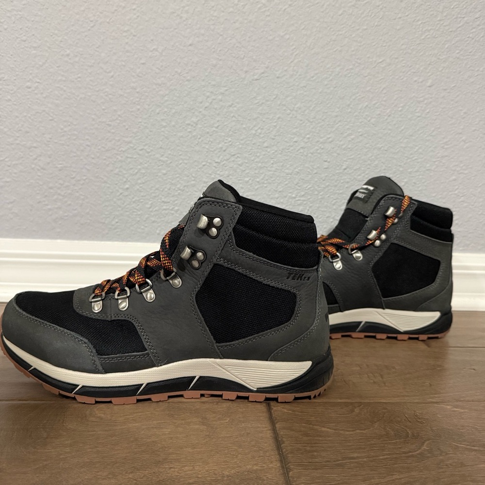Worn Once! LL Bean Men's Mountain Classic Hiking Boots - Picture 5 of 7